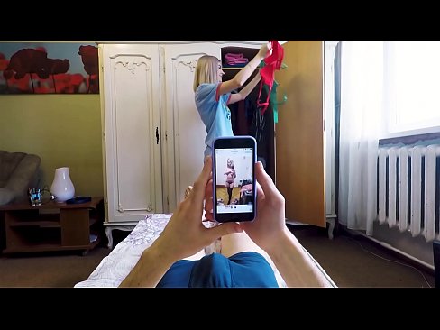 ❤️ A súa irmá fixo correr ao seu irmán xusto antes de que a nai chegase a casa ❤️ Vídeo porno en nós
