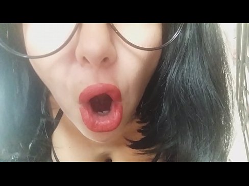❤️ Querida, a túa madrastra non te deixa ir hoxe á escola... necesitote demasiado... ❤️ Vídeo porno en nós