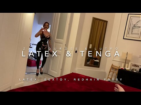 ❤️ Irmá pelirroja con disfraz de látex follada polo irmán ❤️ Vídeo porno en nós