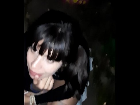 ❤️ Na rúa pene inchado a cambio de doces ❤️ Vídeo porno en nós
